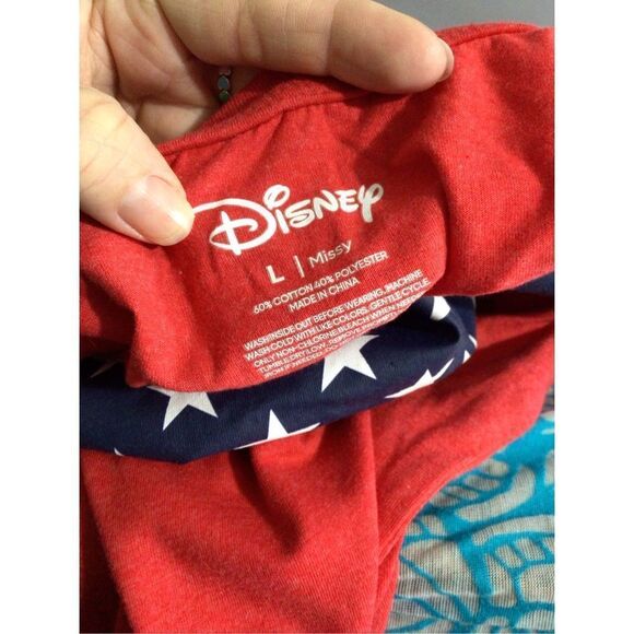 NWOT Disney Red Tee Women’s Large Crewneck - Picture 10 of 15